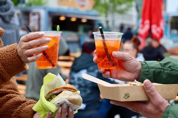 Beim Foodtruck-Festival lässt es sich aushalten. 