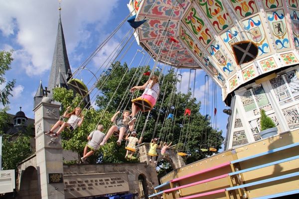 Das beliebte Kettenkarussell wird sich auf der Oberlinder Kirchweih wieder vom 18. bis 21. Juli 2025 drehen. 