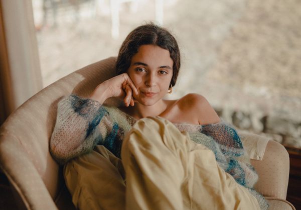 Leise am Markt, Alba Armengou